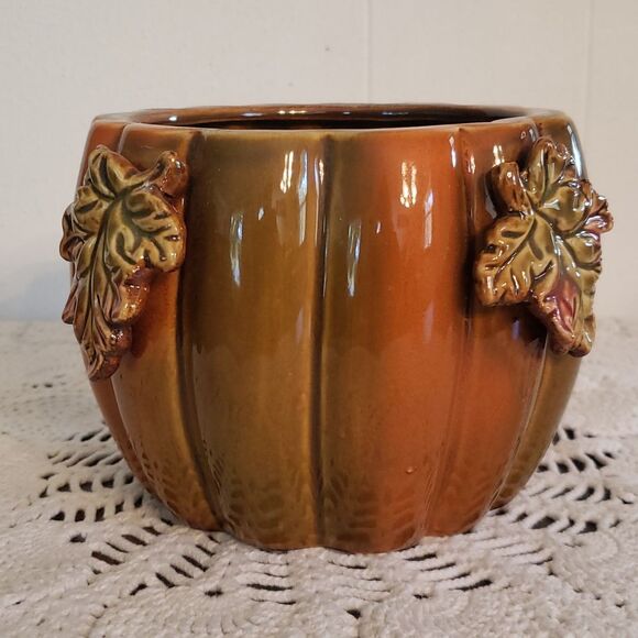 Pretty Fall Autumn Pumpkin Ceramic Planter with Leaves - Picture 1 of 8